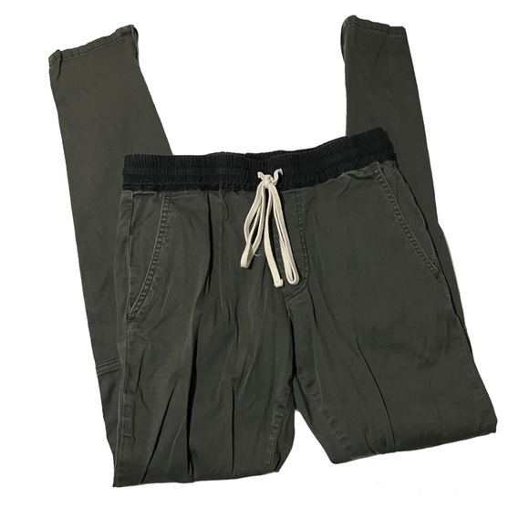 Fear of God | Essentials Jogger Pants - Picture 1 of 6